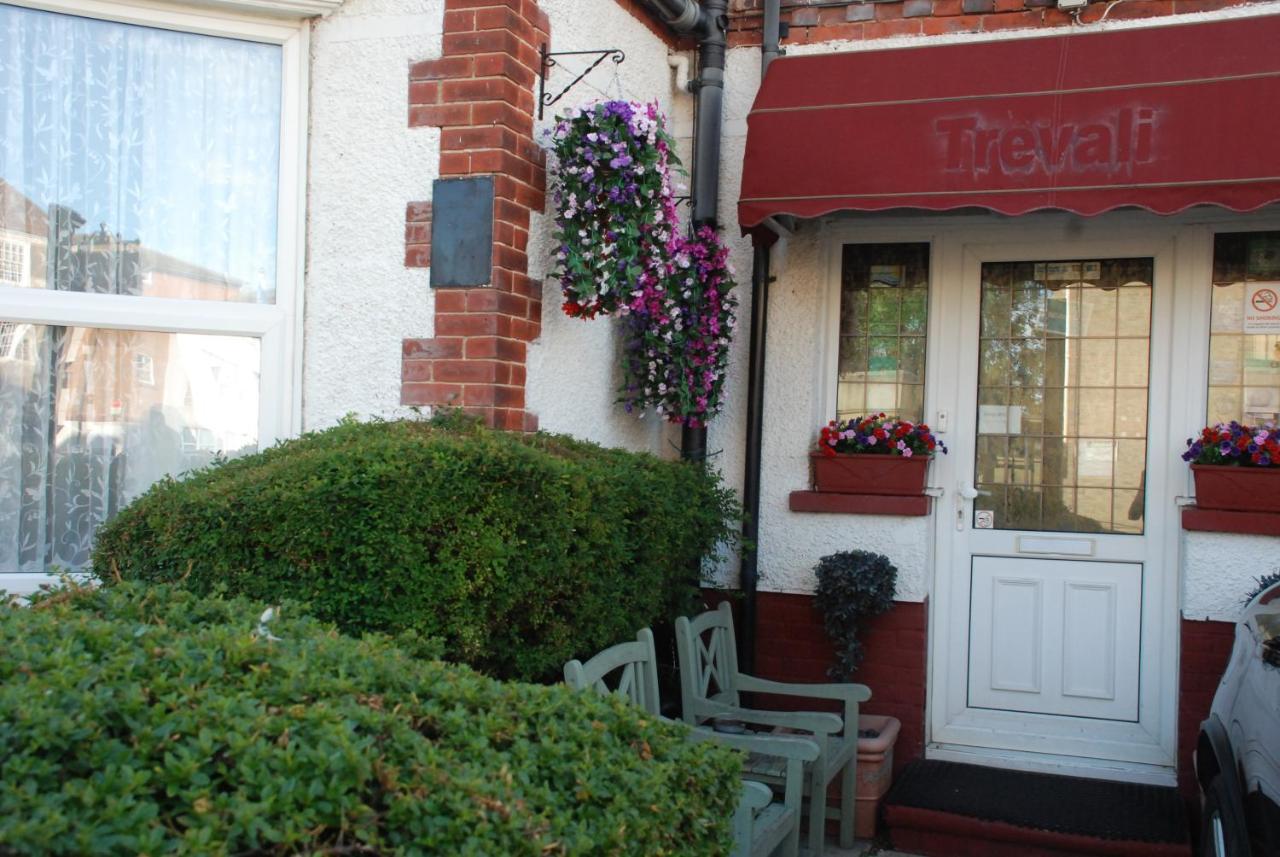 Trevali Guest House Bognor Regis Eksteriør billede